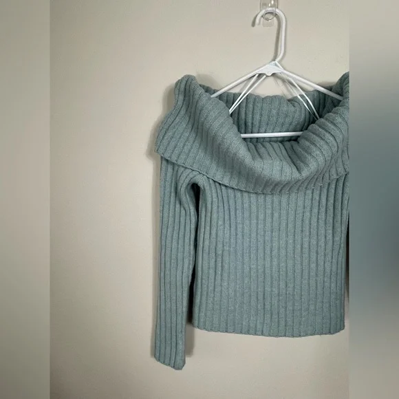 Off-The-Shoulder Sweater Top Blue Ribbed Women's Size S NWT - Picture 4 of 13